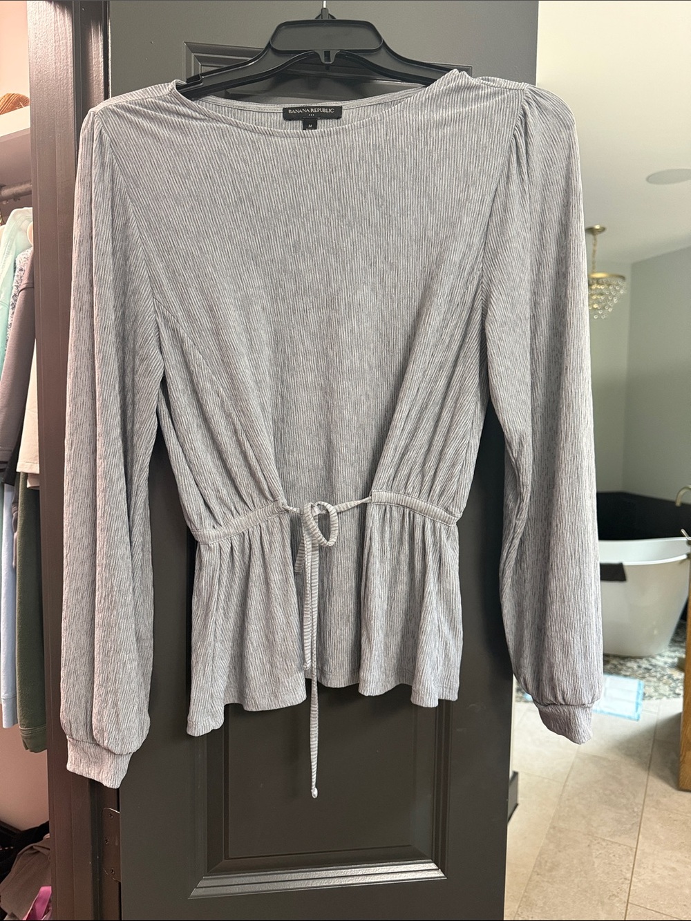 Banana Republic Gray Ribbed Cinch-Waist Long Sleeve Blouse